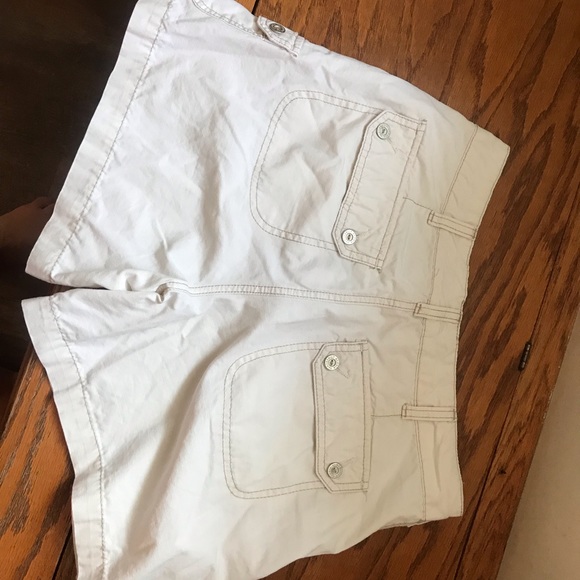 White cargo shorts - Picture 2 of 5